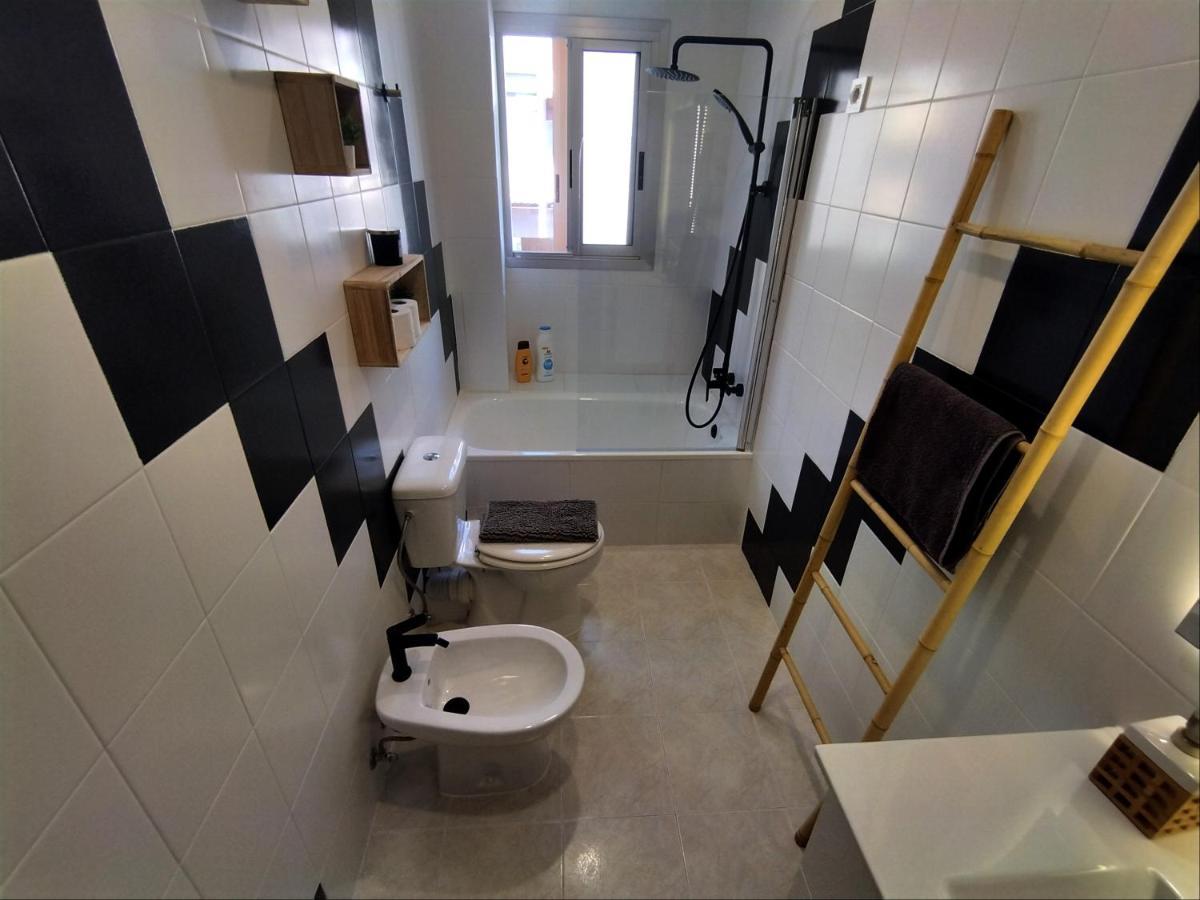 Guesthouse Shared With Host Аликанте Экстерьер фото