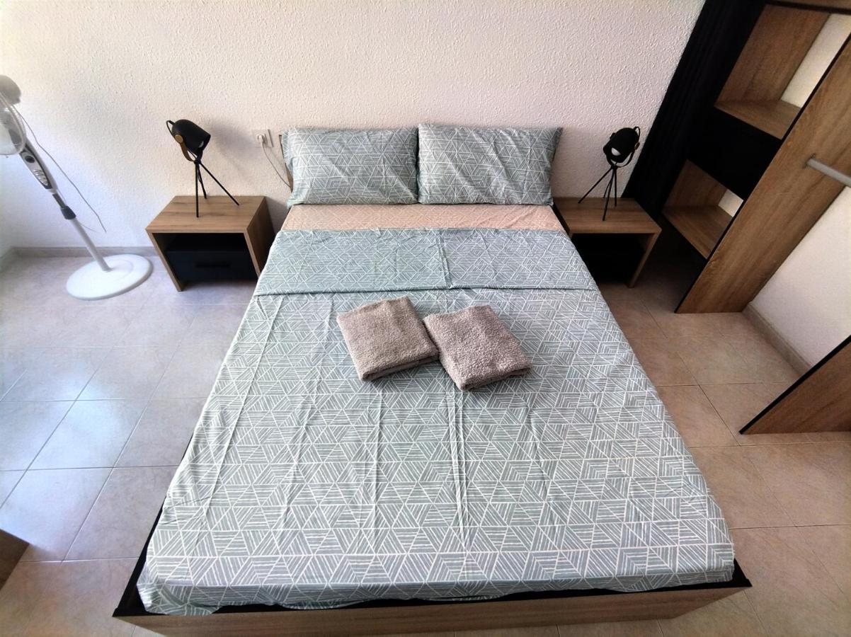 Guesthouse Shared With Host Аликанте Экстерьер фото